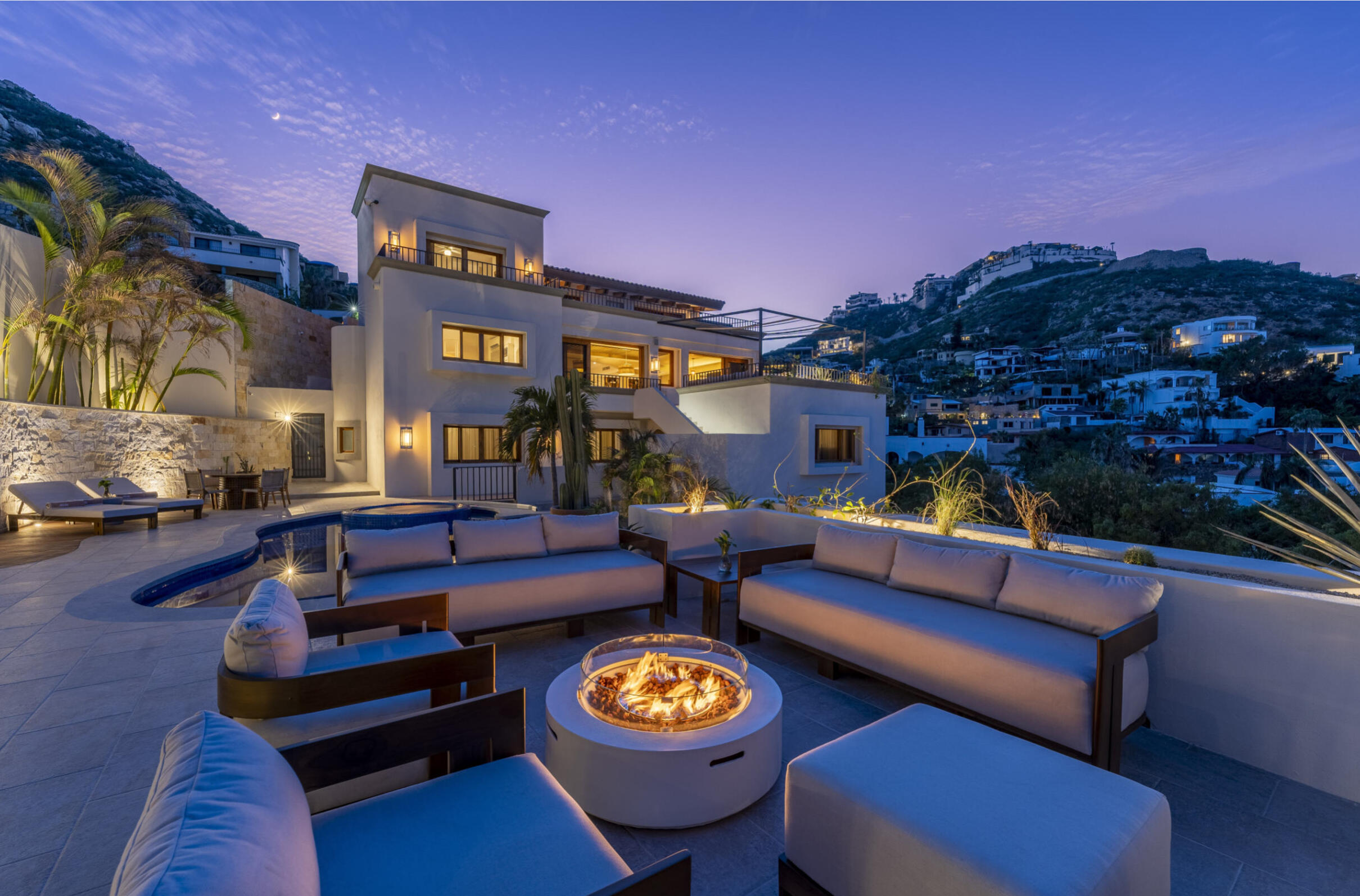 Cabo Luxury Fundadores Villa Maralta 62 offers contemporary coastal living in Puerto Los Cabos.This newly built 5-bedroom residence is designed around seamless indoor-outdoor flow, with main living areas opening toward the terrace, pool, and ocean for sale
