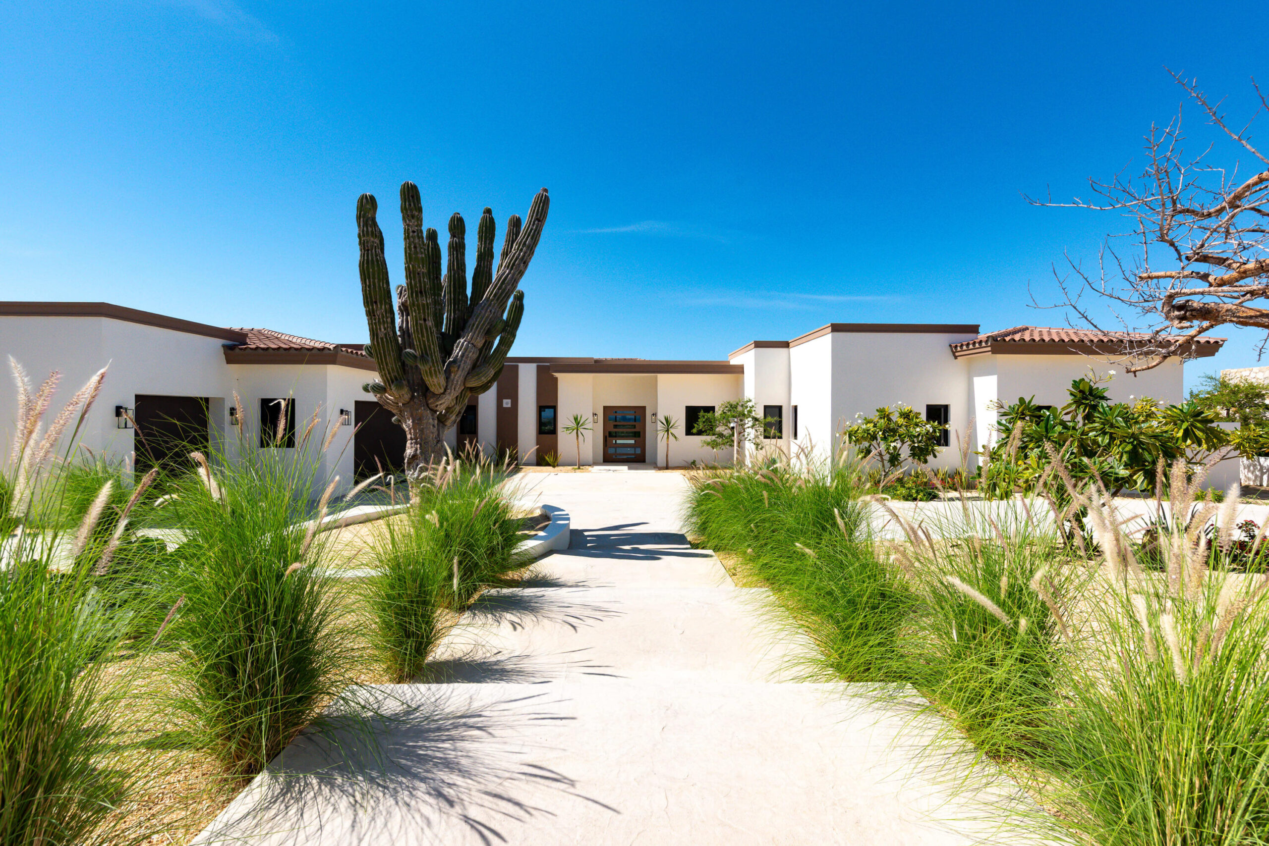 Cabo Luxury Fundadores Villa Maralta 62 offers contemporary coastal living in Puerto Los Cabos.This newly built 5-bedroom residence is designed around seamless indoor-outdoor flow, with main living areas opening toward the terrace, pool, and ocean for sale