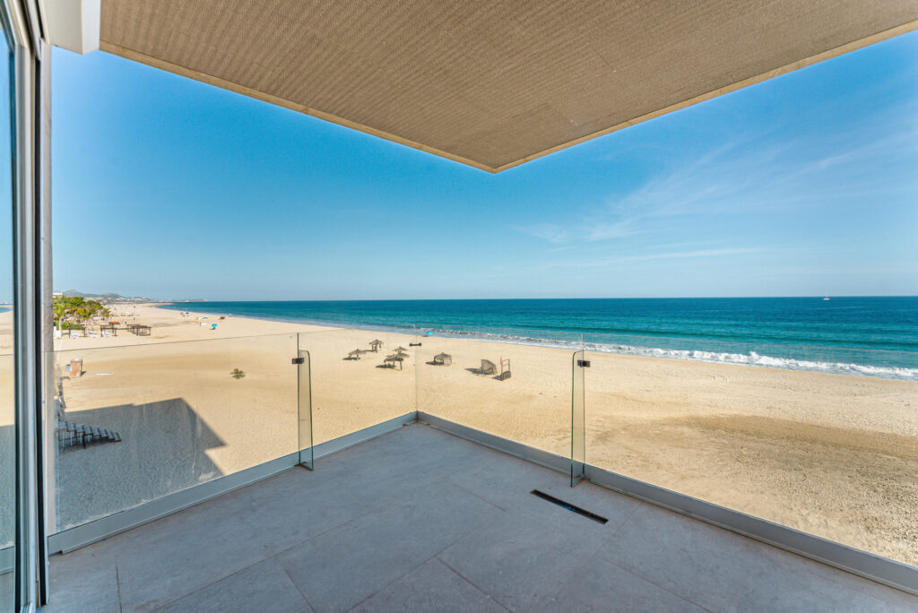 Cabo Luxury Albaluz Exceptional 3bedroom, 3.5-bath luxury corner residence offering panoramic 180° ocean and beachfront – ALBALUZ 301, San Jose del Cabo, San Jose del Cabo, BS
