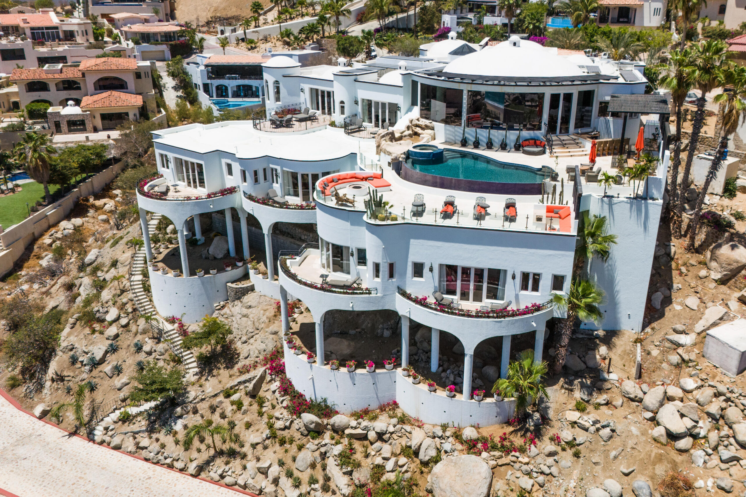 Cabo Luxury Fundadores Villa Maralta 62 offers contemporary coastal living in Puerto Los Cabos.This newly built 5-bedroom residence is designed around seamless indoor-outdoor flow, with main living areas opening toward the terrace, pool, and ocean for sale
