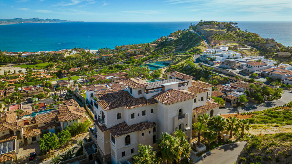 Cabo Luxury Espiritu Del Mar Like-new and impeccably maintained, this contemporary Ledges residence offers effortless, low-maintenance living with high-end finishes and a refined modern furniture package. Enjoy expansive ocean – Espiritu Del Mar, San Jose Corridor, BS